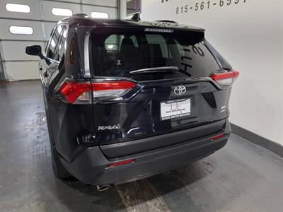 2019 Toyota RAV4 XLE AWD - Photo 6 - Rochelle, IL 61068