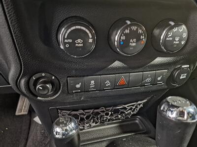 2014 Jeep Wrangler Unlimited Sahara  4 DOOR - Photo 23 - Rochelle, IL 61068