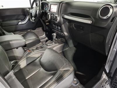 2014 Jeep Wrangler Unlimited Sahara  4 DOOR - Photo 13 - Rochelle, IL 61068