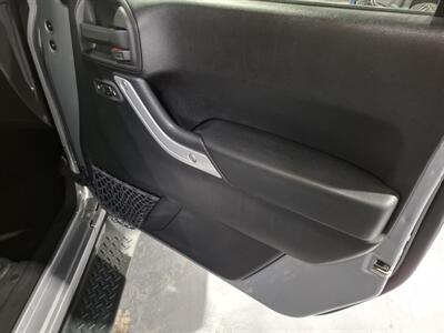 2014 Jeep Wrangler Unlimited Sahara  4 DOOR - Photo 20 - Rochelle, IL 61068