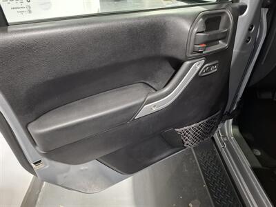 2014 Jeep Wrangler Unlimited Sahara  4 DOOR - Photo 28 - Rochelle, IL 61068
