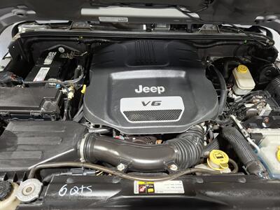 2014 Jeep Wrangler Unlimited Sahara  4 DOOR - Photo 34 - Rochelle, IL 61068