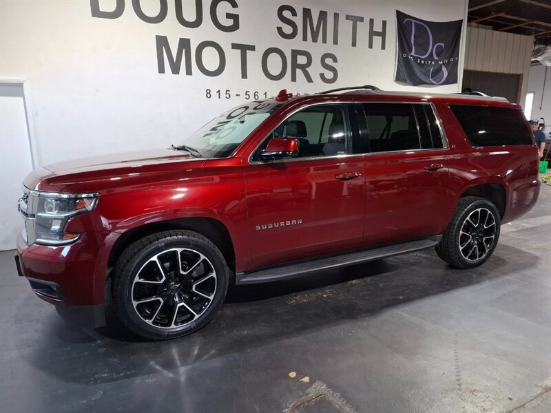 2018 Chevrolet Suburban LT   - Photo 1 - Rochelle, IL 61068
