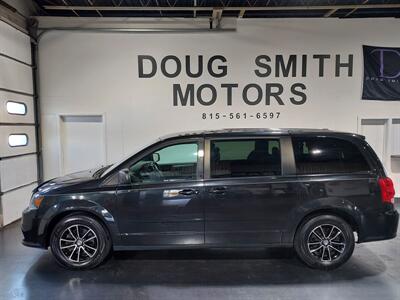 2015 Dodge Grand Caravan SE  van - Photo 2 - Rochelle, IL 61068