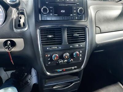 2015 Dodge Grand Caravan SE  van - Photo 18 - Rochelle, IL 61068