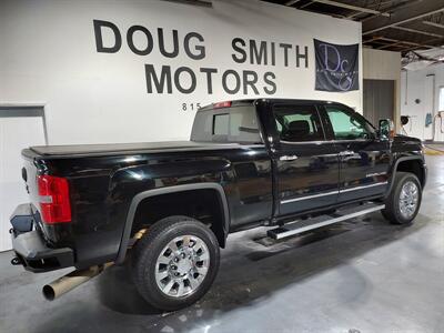 2016 GMC Sierra 2500 Denali  CREW CAB 4X4 - Photo 4 - Rochelle, IL 61068
