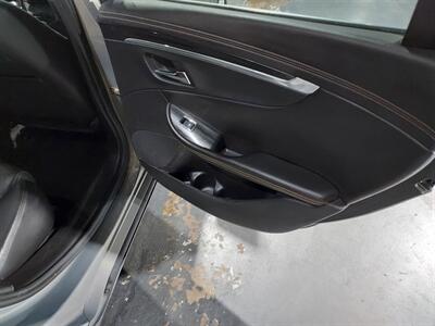 2017 Chevrolet Impala LT  SEDAN - Photo 17 - Rochelle, IL 61068