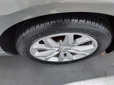 2017 Chevrolet Impala LT  SEDAN - Photo 25 - Rochelle, IL 61068