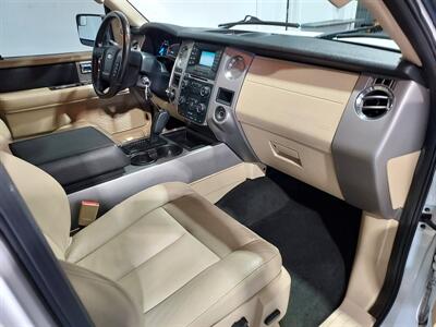 2017 Ford Expedition XLT   - Photo 17 - Rochelle, IL 61068
