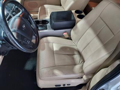 2017 Ford Expedition XLT   - Photo 9 - Rochelle, IL 61068