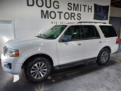 2017 Ford Expedition XLT   - Photo 2 - Rochelle, IL 61068