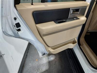 2017 Ford Expedition XLT   - Photo 15 - Rochelle, IL 61068
