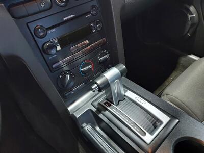 2005 Ford Mustang V6 COUPE  COUPE - Photo 16 - Rochelle, IL 61068
