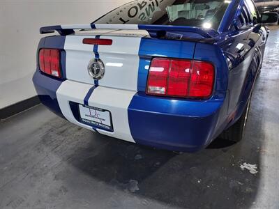 2005 Ford Mustang V6 COUPE  COUPE - Photo 8 - Rochelle, IL 61068