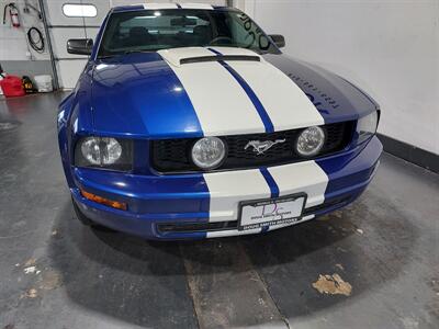 2005 Ford Mustang V6 COUPE  COUPE - Photo 10 - Rochelle, IL 61068