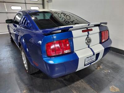 2005 Ford Mustang V6 COUPE  COUPE - Photo 7 - Rochelle, IL 61068