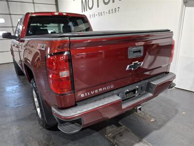 2017 Chevrolet Silverado 1500 LT - Photo 5 - Rochelle, IL 61068