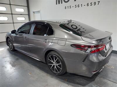 2021 Toyota Camry SE  SEDAN - Photo 4 - Rochelle, IL 61068