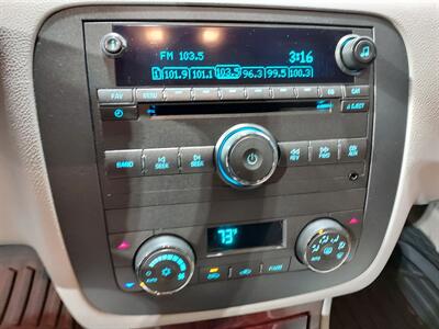 2009 Buick Lucerne CXL sedan - Photo 22 - Rochelle, IL 61068