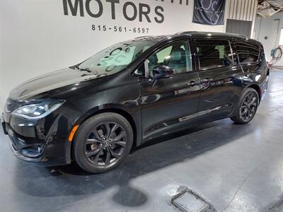 2020 Chrysler Pacifica Touring L Plus  SPORT TRIM - Photo 2 - Rochelle, IL 61068