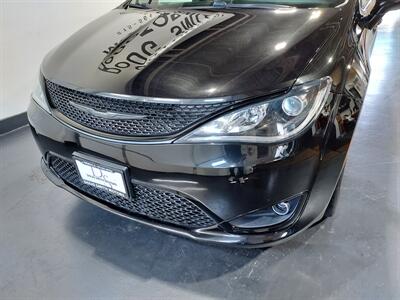 2020 Chrysler Pacifica Touring L Plus  SPORT TRIM - Photo 5 - Rochelle, IL 61068