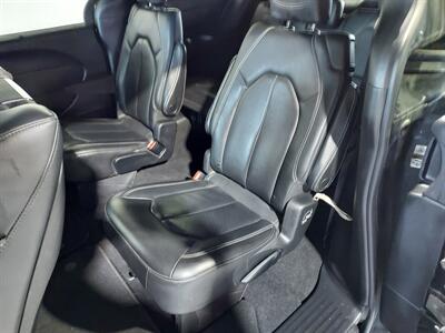 2020 Chrysler Pacifica Touring L Plus  SPORT TRIM - Photo 14 - Rochelle, IL 61068