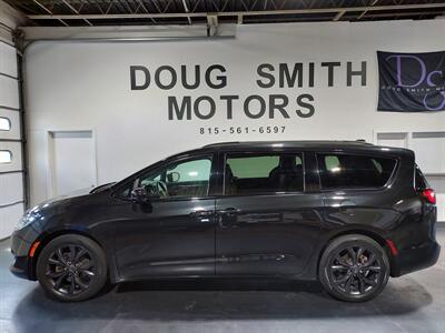 2020 Chrysler Pacifica Touring L Plus  SPORT TRIM - Photo 1 - Rochelle, IL 61068