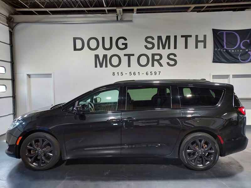 2020 Chrysler Pacifica Touring L Plus SPORT TRIM - Photo 1 - Rochelle, IL 61068