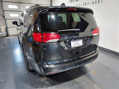 2020 Chrysler Pacifica Touring L Plus  SPORT TRIM - Photo 4 - Rochelle, IL 61068