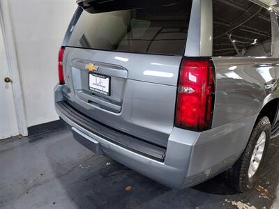 2020 Chevrolet Suburban LT  4X4 - Photo 10 - Rochelle, IL 61068