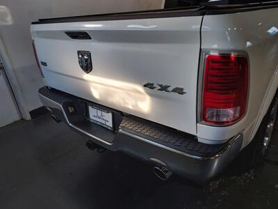 2017 RAM 1500 Laramie QUAD CAB - Photo 9 - Rochelle, IL 61068