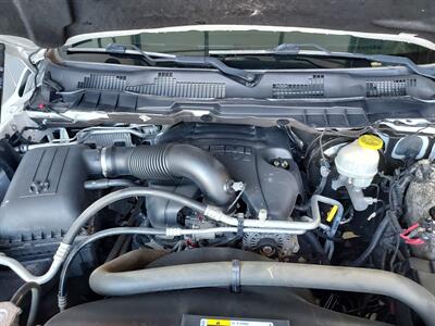 2017 RAM 1500 Laramie QUAD CAB - Photo 32 - Rochelle, IL 61068