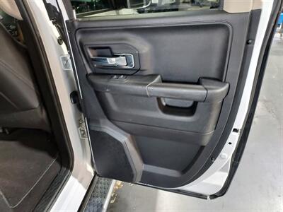 2017 RAM 1500 Laramie QUAD CAB - Photo 19 - Rochelle, IL 61068
