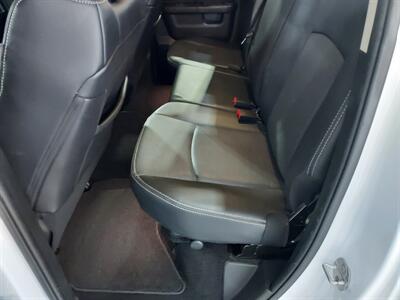 2017 RAM 1500 Laramie QUAD CAB - Photo 12 - Rochelle, IL 61068