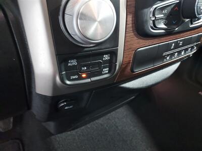 2017 RAM 1500 Laramie QUAD CAB - Photo 26 - Rochelle, IL 61068