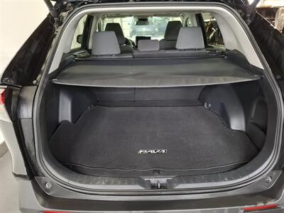 2024 Toyota RAV4 XLE HYBRID AWD   - Photo 17 - Rochelle, IL 61068