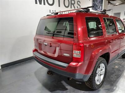2015 Jeep Patriot Latitude  4WD - Photo 9 - Rochelle, IL 61068