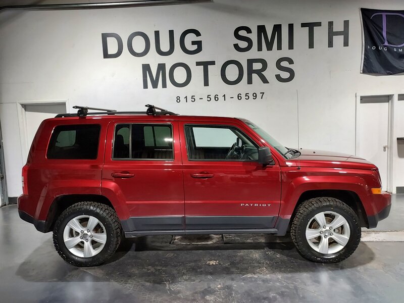 2015 Jeep Patriot Latitude  4WD - Photo 1 - Rochelle, IL 61068