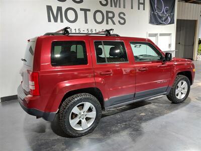 2015 Jeep Patriot Latitude  4WD - Photo 8 - Rochelle, IL 61068