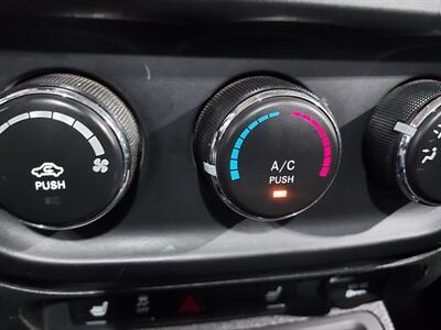 2015 Jeep Patriot Latitude  4WD - Photo 19 - Rochelle, IL 61068