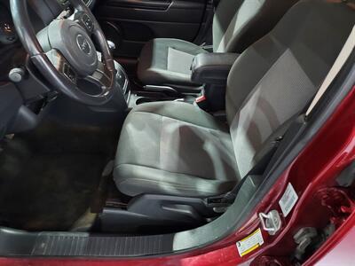 2015 Jeep Patriot Latitude  4WD - Photo 11 - Rochelle, IL 61068