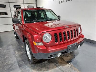 2015 Jeep Patriot Latitude  4WD - Photo 10 - Rochelle, IL 61068