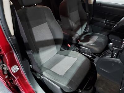 2015 Jeep Patriot Latitude  4WD - Photo 13 - Rochelle, IL 61068