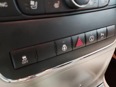 2013 Jeep Grand Cherokee Overland  4x4 suv - Photo 23 - Rochelle, IL 61068