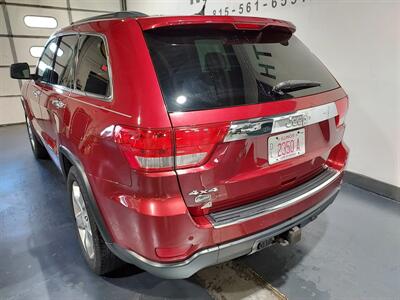 2013 Jeep Grand Cherokee Overland  4x4 suv - Photo 9 - Rochelle, IL 61068