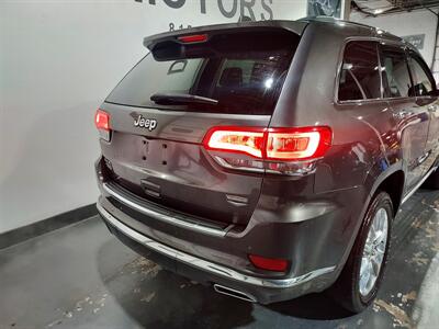 2014 Jeep Grand Cherokee Summit  4X4 - Photo 10 - Rochelle, IL 61068