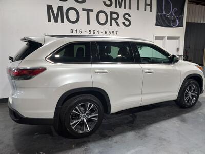 2016 Toyota Highlander XLE   - Photo 5 - Rochelle, IL 61068