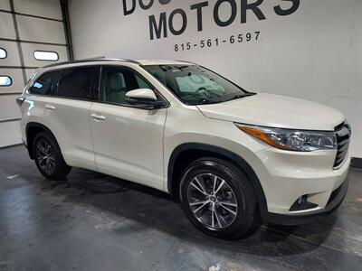 2016 Toyota Highlander XLE   - Photo 4 - Rochelle, IL 61068