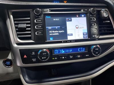 2016 Toyota Highlander XLE   - Photo 38 - Rochelle, IL 61068