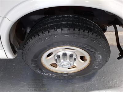 2015 Chevrolet Express 2500  135'' CARGO VAN - Photo 29 - Rochelle, IL 61068